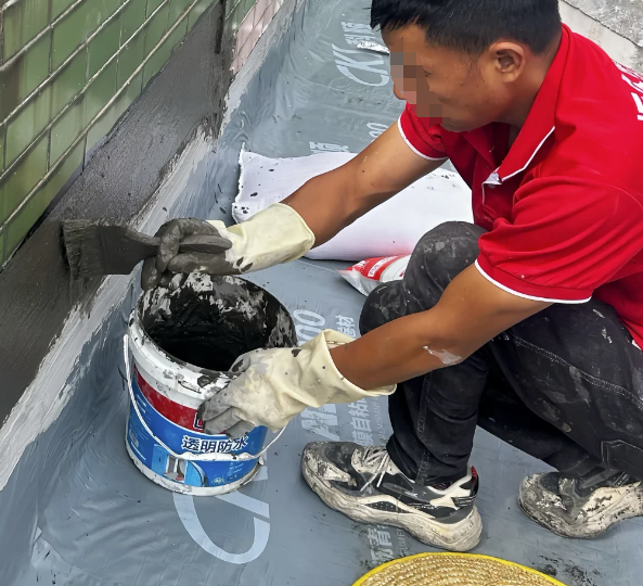 屋顶漏水要花多少钱？深圳屋顶漏水维修收费标准大揭秘